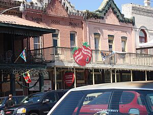 PonchatoulaStrawberryFascade2007