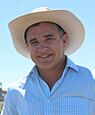 Robbie Katter with hat at lookout (cropped).jpg