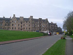 Royal Park Terrace and Meadowbank Crescent - geograph.org.uk - 1849202