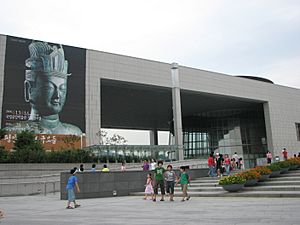 Seoul-National.Museum.of.Korea-01