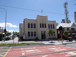 Southport Town Hall, Southport, Queensland.jpg