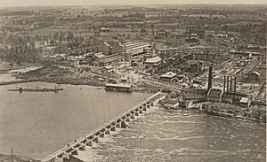 Trenton Ontario from the Air (HS85-10-36555)