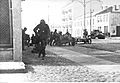 Wojska niemieckie na przedmieściach Warszawy (2-44)