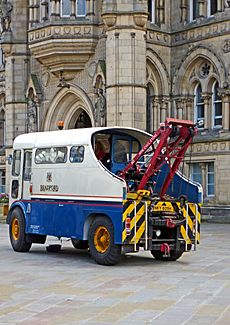 1970 Bradford City Transport AEC Matador tow truck NKY805H (9923043973)
