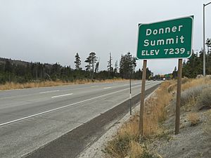 2015-11-01 09 17 58 Sign for Donner Summit on Interstate 80 in Nevada County, California