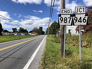 2022-09-29 14 44 12 View north along Pennsylvania State Route 987 (Monocacy Drive) just south of Jean Drive in Moore Township, Northampton County, Pennsylvania