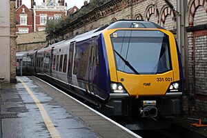 331001 approaching Crewe platform 1