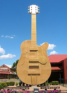 Big GoldenGuitar Tamworth