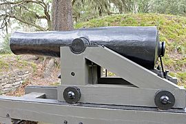 Columbiad cannon (1964 reproduction) at Fort McAllister, GA, US