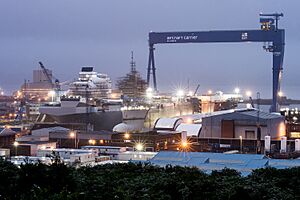 Construction of the HMS Queen Elizabeth. MOD 45157308.jpg