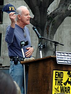 Farrell, Mike (2007 protest)