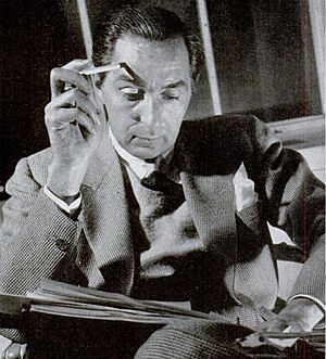 Fashion designer Norman Norell, 1944