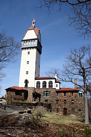 Heublein Tower, 2010-04-03