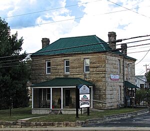 Old-Fentress-County-Jail-tn2