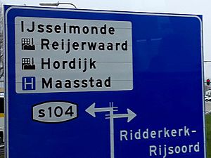 Road sign with places having digraph IJ in Rotterdam area 2019-04-06