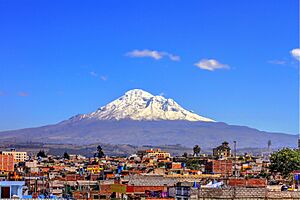 Vista del Volcán Chimborazo desde Riobamba