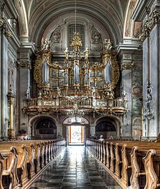 Warszawa, kościół św. Anny, chór HDR