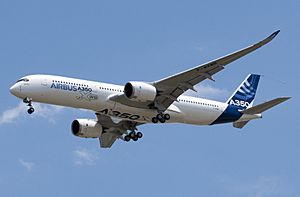 A350 First Flight - Low pass 02.jpg