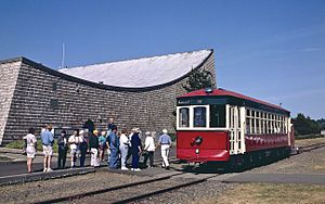 Astoria Riverfront Trolley car 300 at Maritime Museum, July 1999