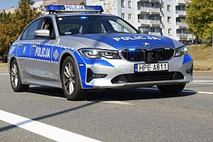 BMW 3 sedan policja