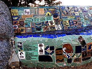 Bench (Tongva)