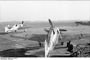 Bundesarchiv Bild 101I-619-2664-07, Focke-Wulf Fw 190