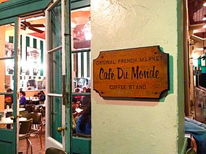 Cafe du Monde in New Orleans, Louisiana, USA