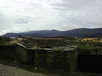 Carrascalejo with the Sierra de Altamira in the background