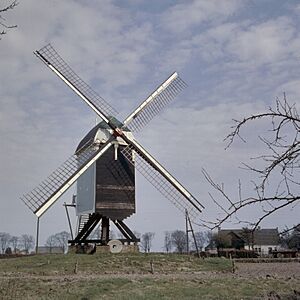 De Akkermolen te Zundert schuin van voren gefotografeerd - Zundert - 20361446 - RCE