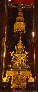 Emerald buddha2