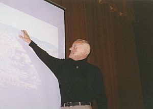 Norman Foster, 2001