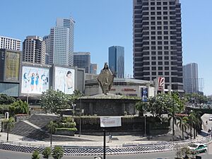 Ph-mm-quezon city-edsa-ortigas ave.-ortigas center-edsa shrine (2015) 01