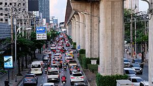Phahonyothin Road, north of Ha Yaek Lat Phrao station