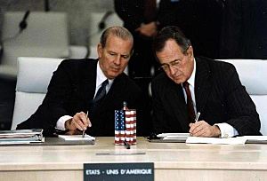 President George H. W. Bush with James Baker at a Conference on Security and Cooperation in Europe