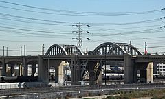 Sixth Street Bridge over Los Angeles River.jpg