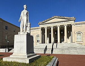 Statue of Abraham Lincoln (District of Columbia City Hall) - 3