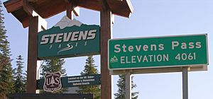 Stevens Pass Signs 2700px