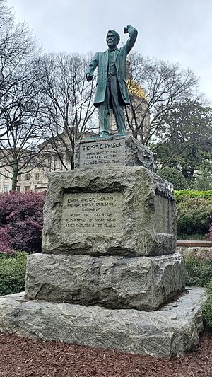 Thomas E. Watson statue, Atlanta.jpg