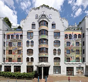 Wien - Arik-Brauer-Haus (2)