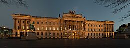 20171029 SchlossFassade RL breit DSC00157 PtrQs.jpg