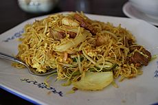 357-365 Singapore Style Noodles