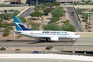 C-FWCN Boeing 737 WestJet (8401794752)