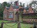 Dorfold Hall gatelodge, Aston