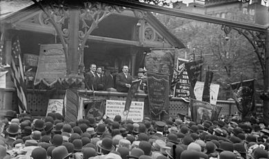 James Connolly addresses crowd in NYC, 1908