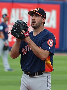 Justin Verlander ready to throw his pitch, March 2, 2019 (cropped)