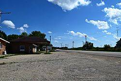 Looking south at Compton on IL 251