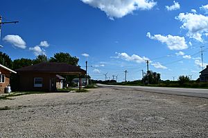 Looking south at Compton on IL 251