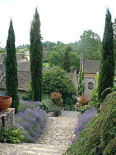 Peto garden iford manor