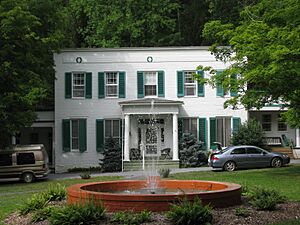 President's Cottage Capon Springs WV 2009 07 19 02