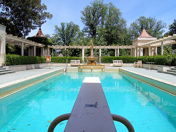 Rippon Lea swimming pool